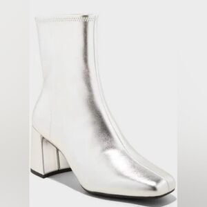 (9-3806)  NEW Women's Pippa Stretch Boots - A New Day Silver Sz 6